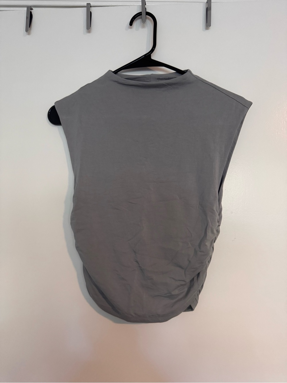 Abercrombie & Fitch Sleeveless Crewneck Tank Top in Gray